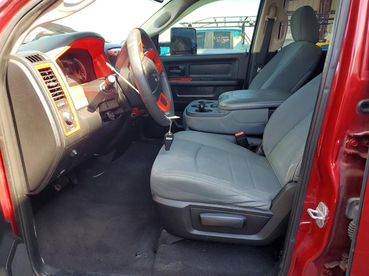 2014 RAM 1500 ST photo 13