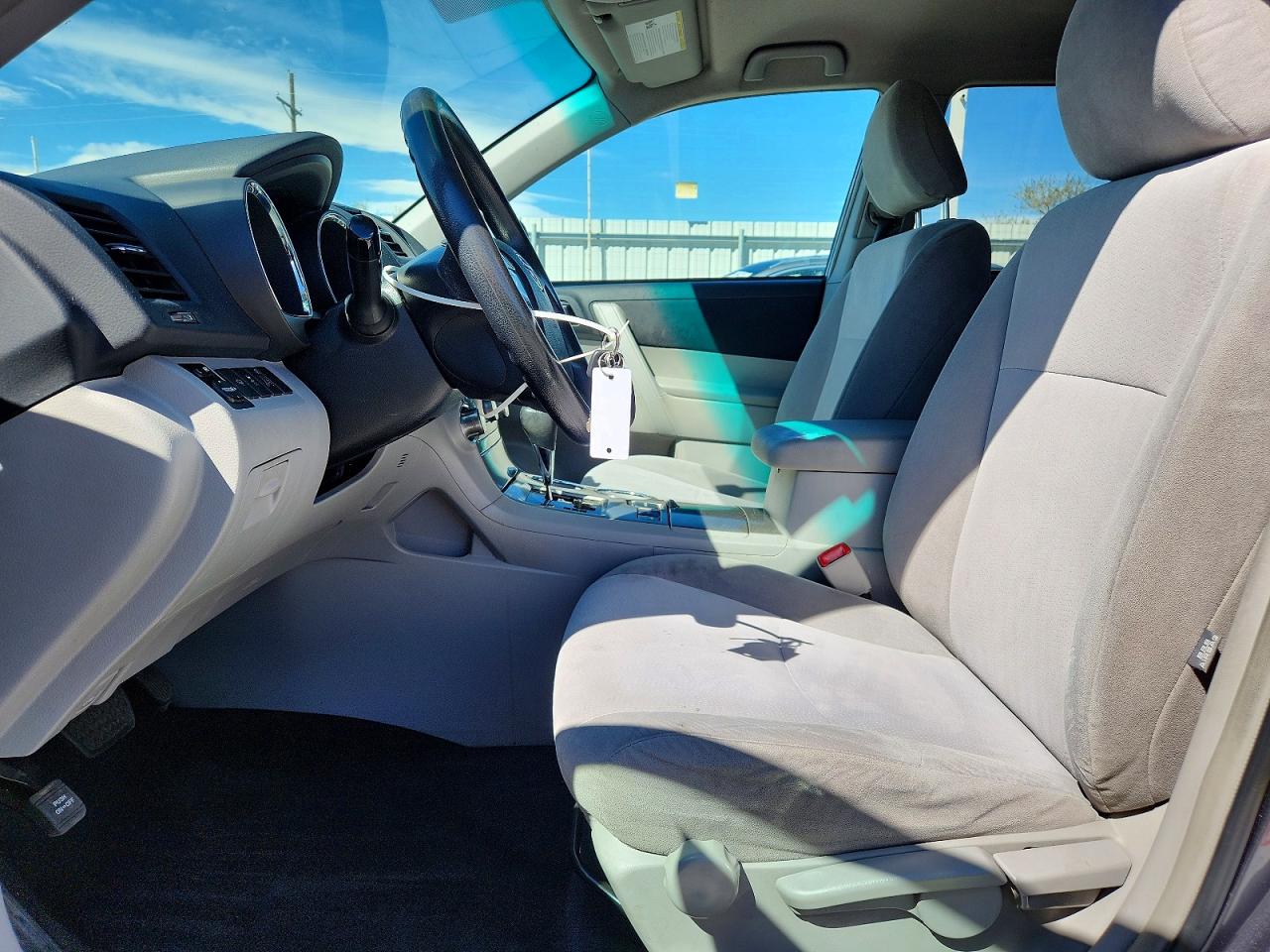2013 TOYOTA HIGHLANDER BASE photo 13