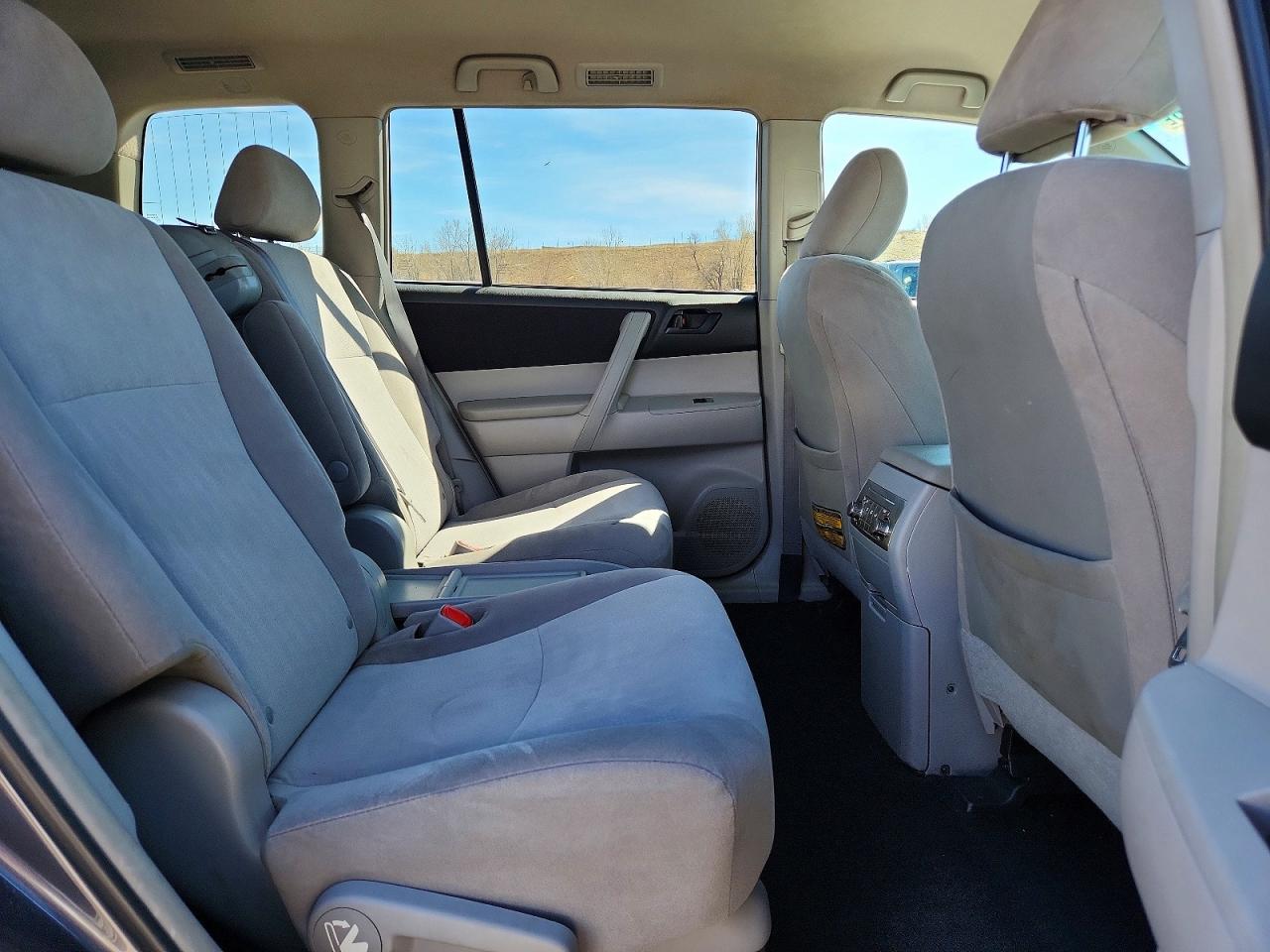 2013 TOYOTA HIGHLANDER BASE photo 21