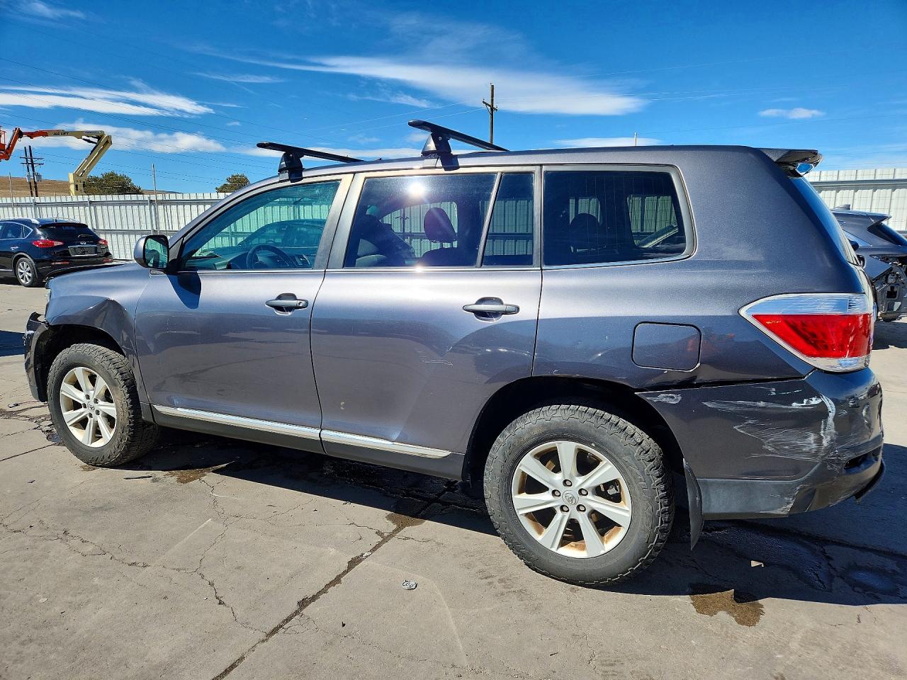 2013 TOYOTA HIGHLANDER BASE photo 3