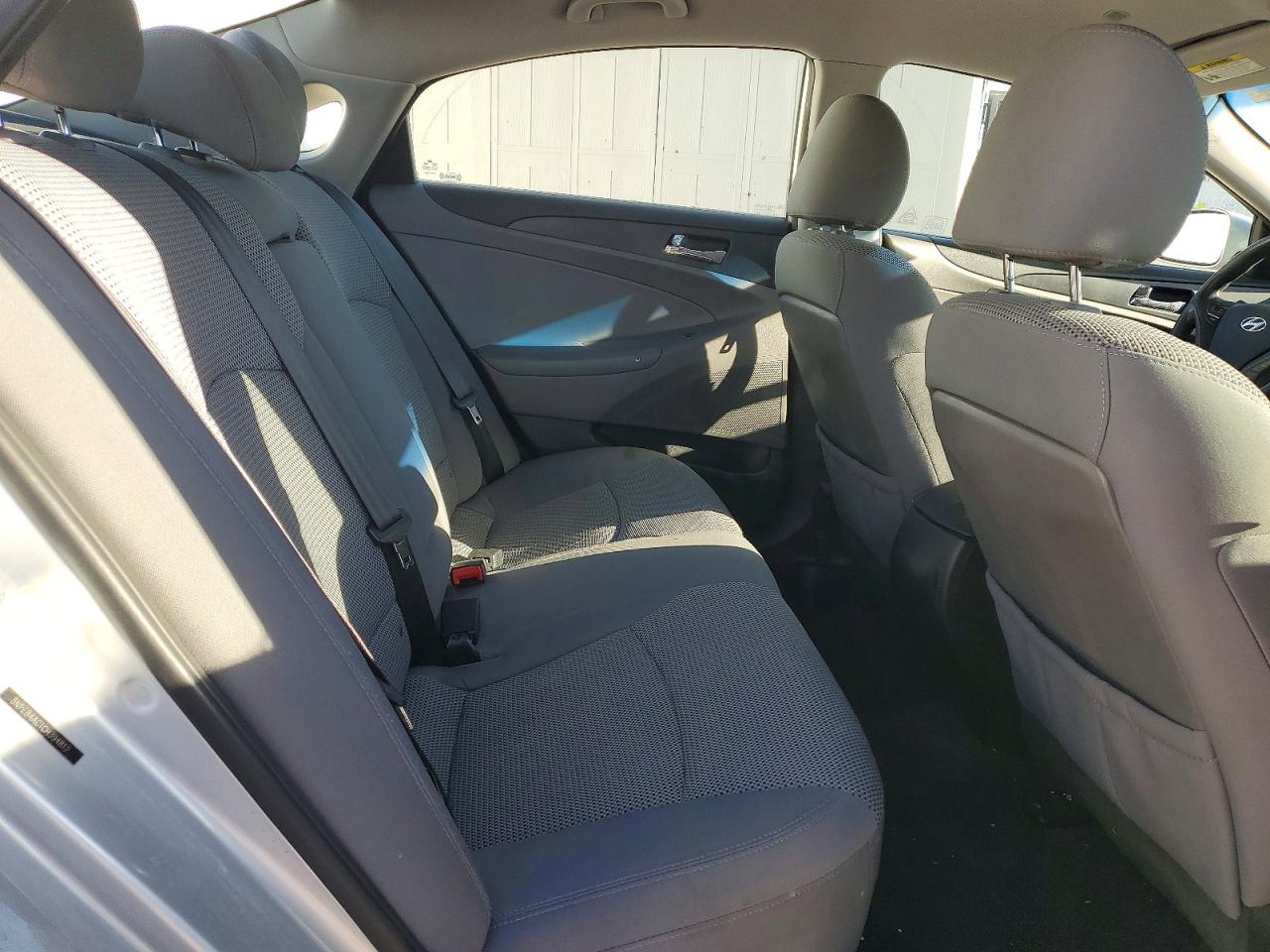2012 HYUNDAI SONATA GLS photo 28