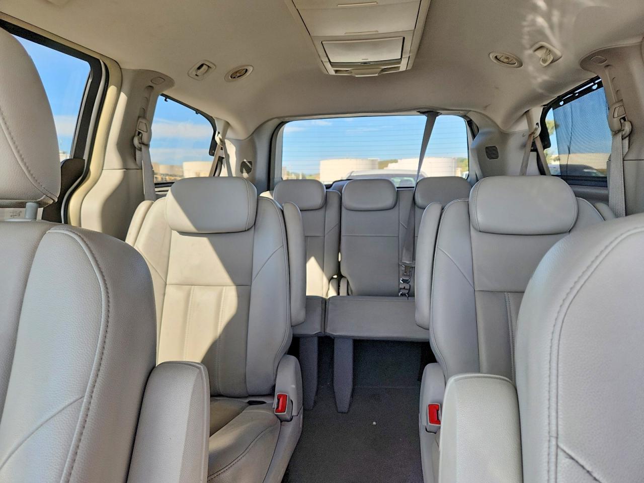 2008 CHRYSLER TOWN & COUNTRY TOURING photo 19
