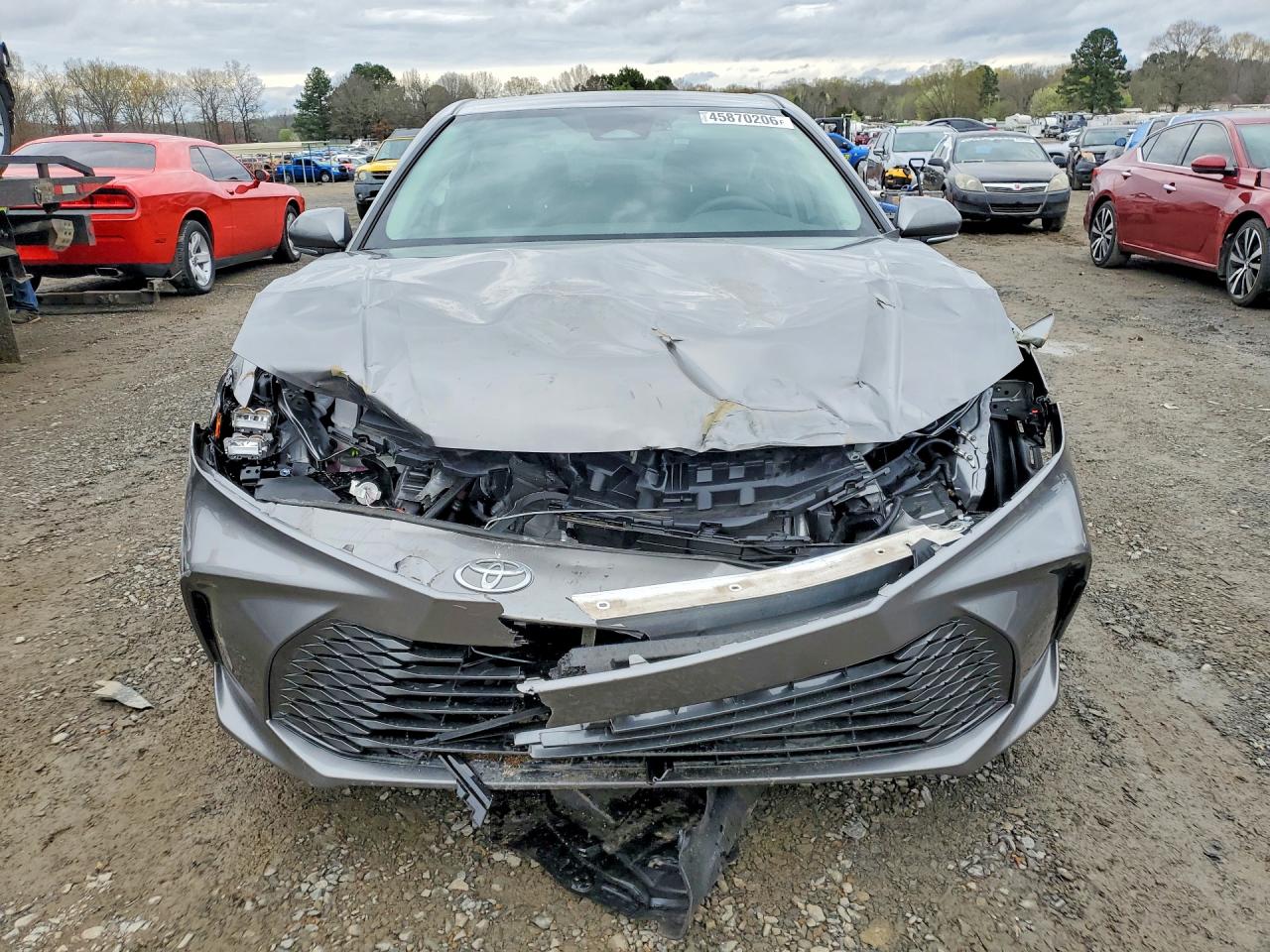 2025 TOYOTA CAMRY XLE photo 13