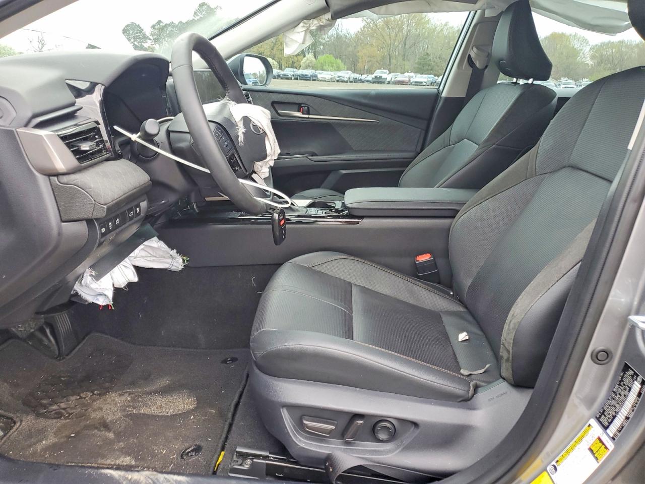 2025 TOYOTA CAMRY XLE photo 19