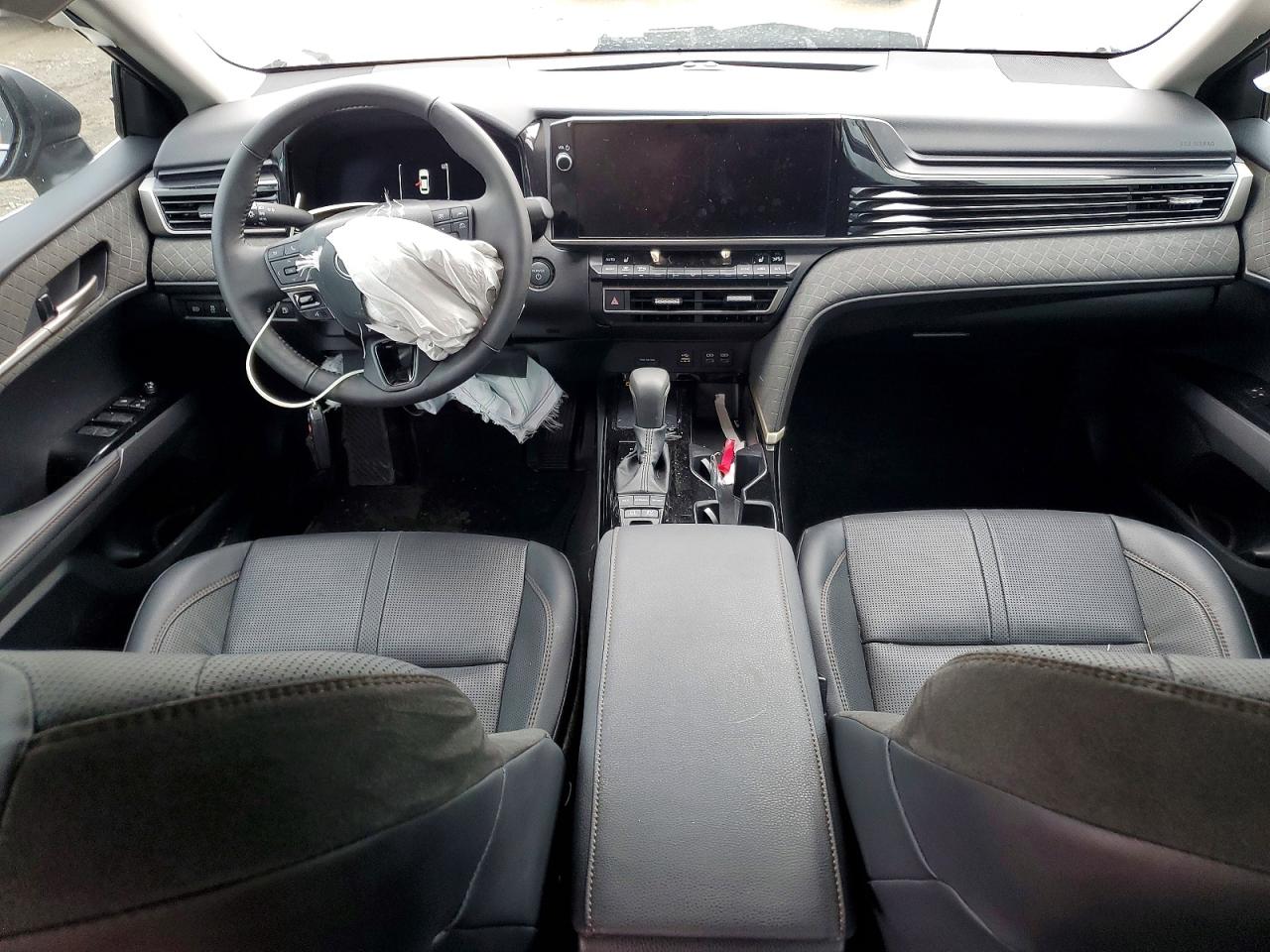 2025 TOYOTA CAMRY XLE photo 22