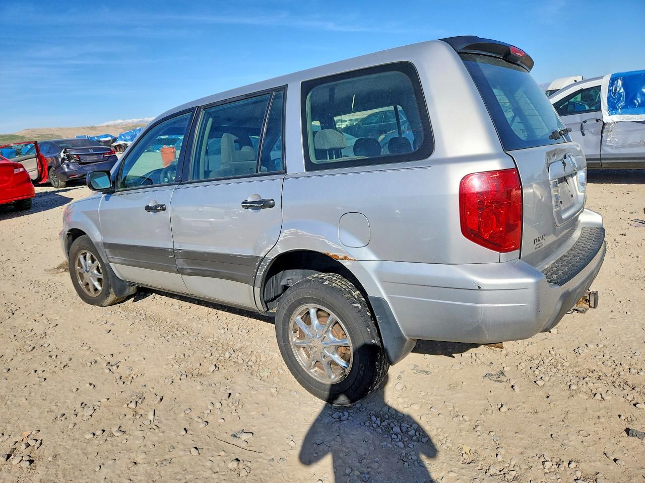 2005 HONDA PILOT LX photo 2