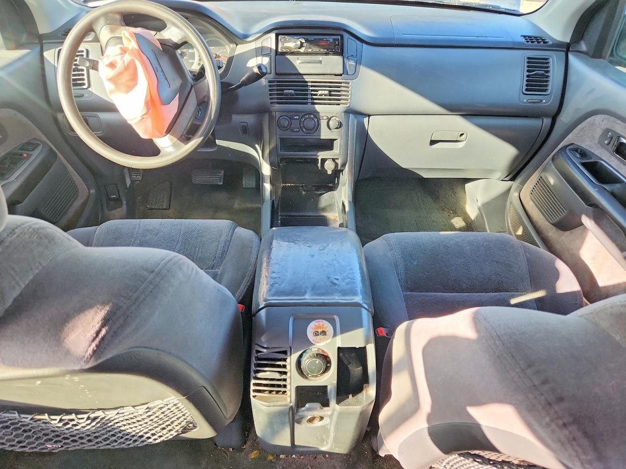 2005 HONDA PILOT LX photo 8