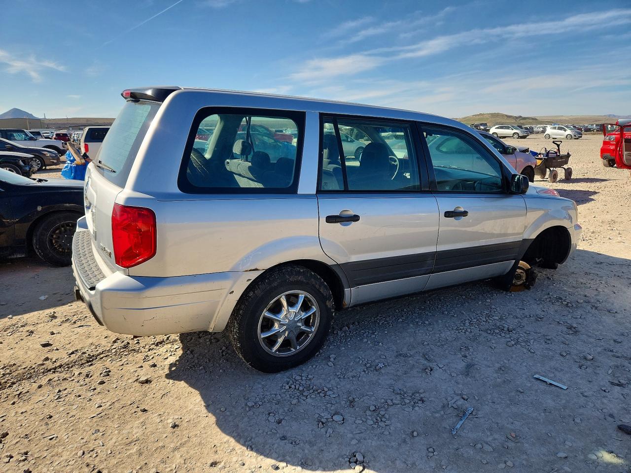 2005 HONDA PILOT LX photo 3