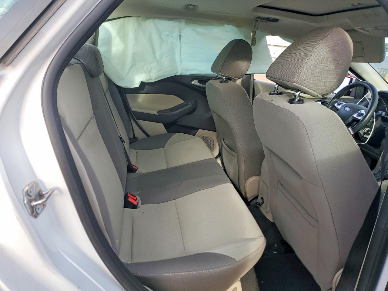 2013 FORD FOCUS SE photo 19