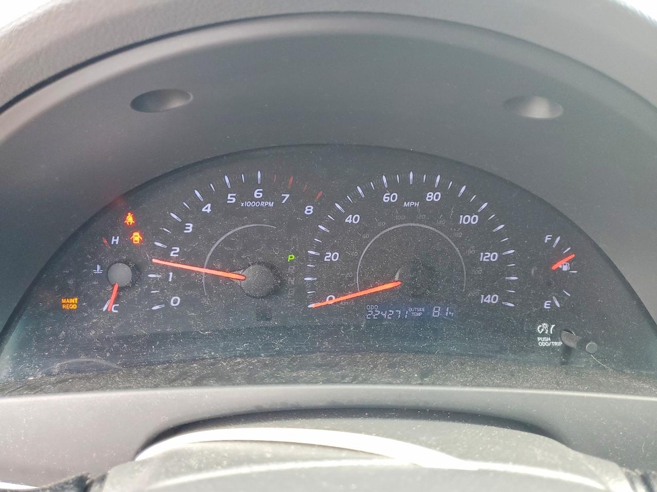 2010 TOYOTA CAMRY LE photo 25
