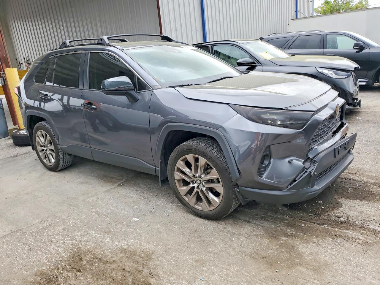 2021 TOYOTA RAV4 XLE PREMIUM photo 7