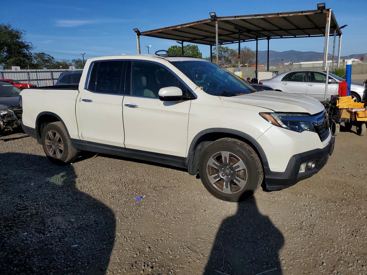 2019 HONDA RIDGELINE photo 4