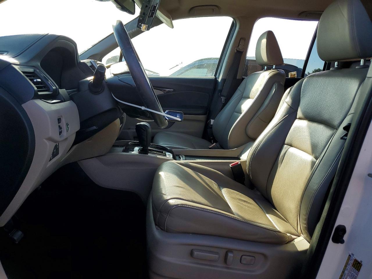 2019 HONDA RIDGELINE photo 7