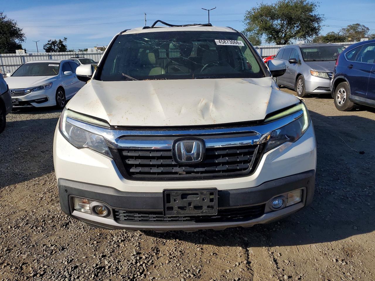 2019 HONDA RIDGELINE photo 5