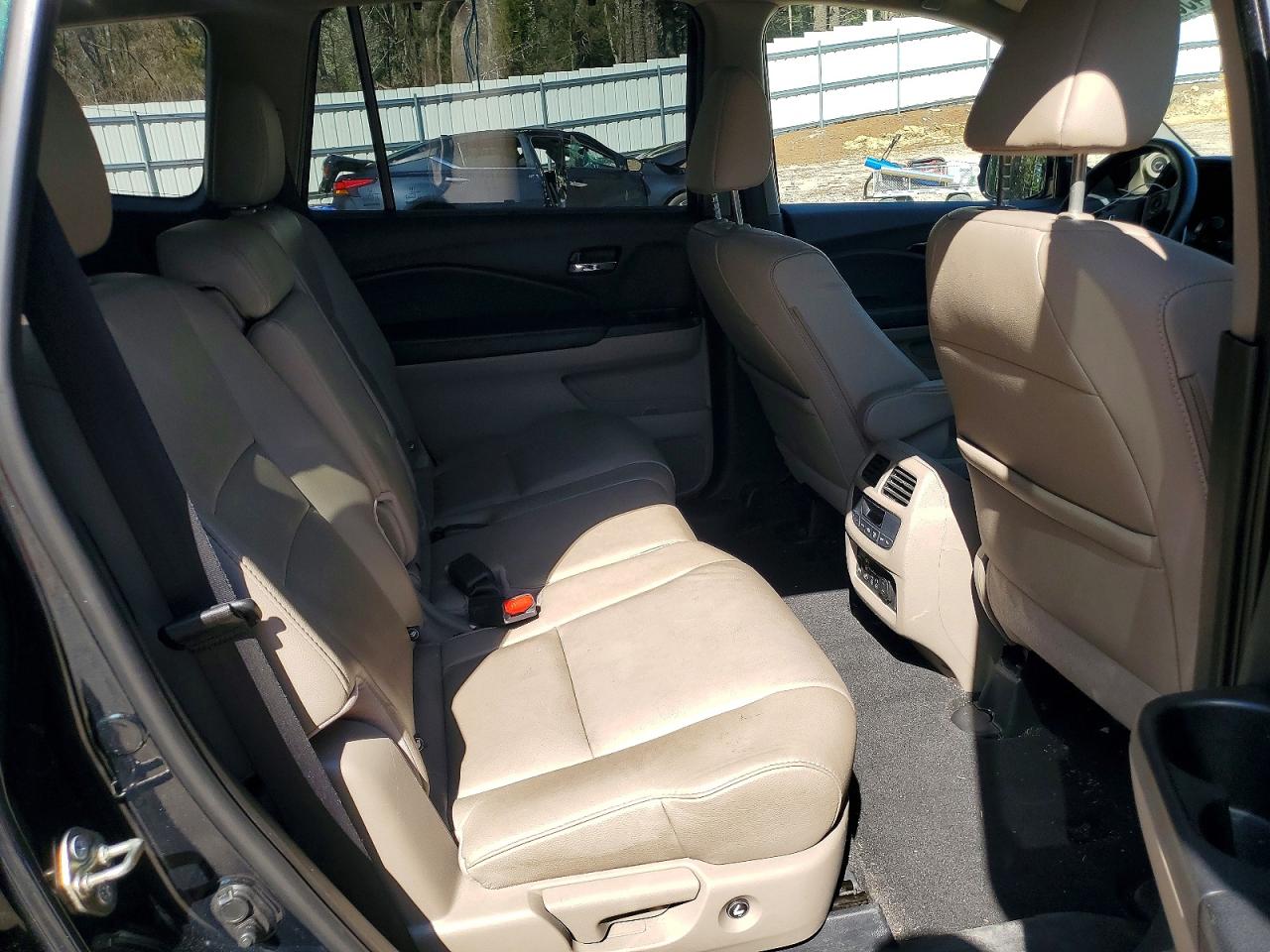 2016 HONDA PILOT TOURING photo 21