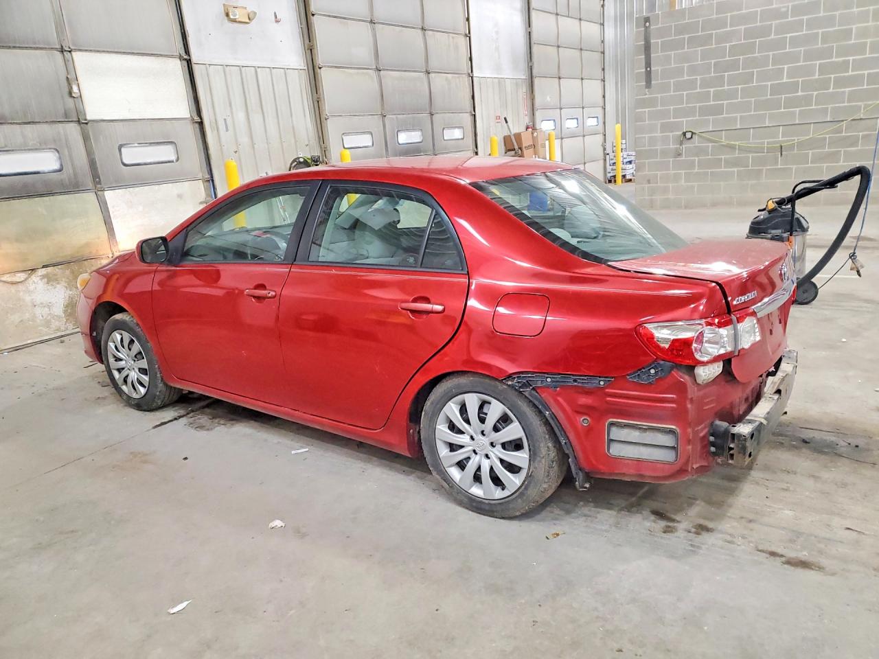 2012 TOYOTA COROLLA LE photo 2