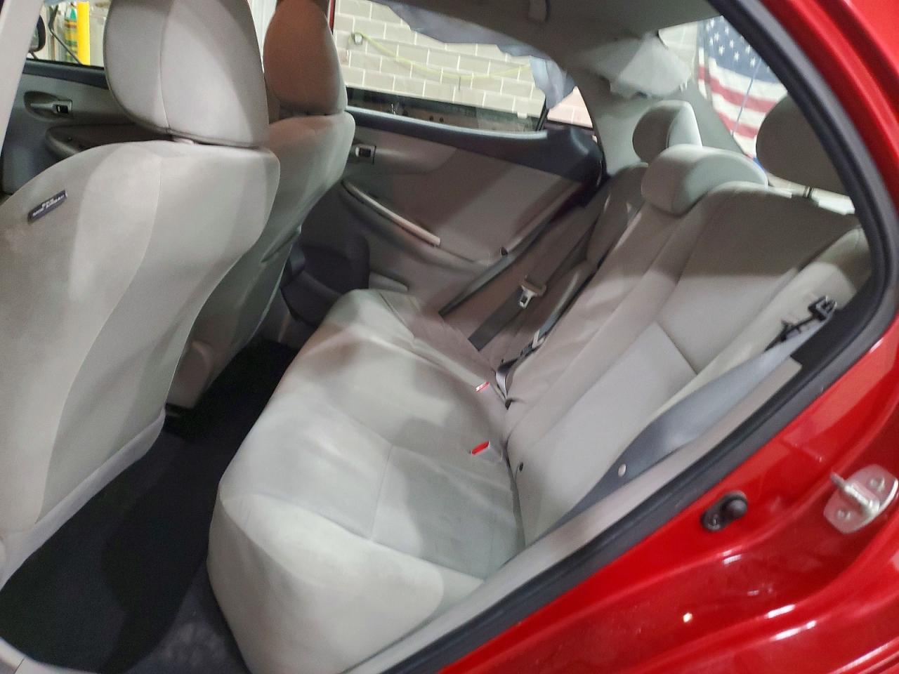 2012 TOYOTA COROLLA LE photo 10