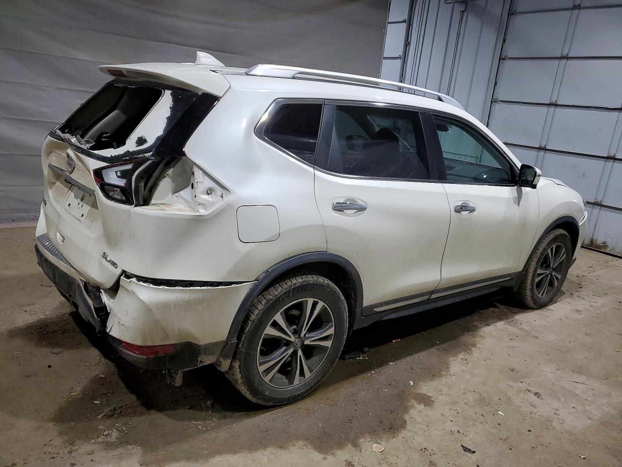 2017 NISSAN ROGUE SL photo 3