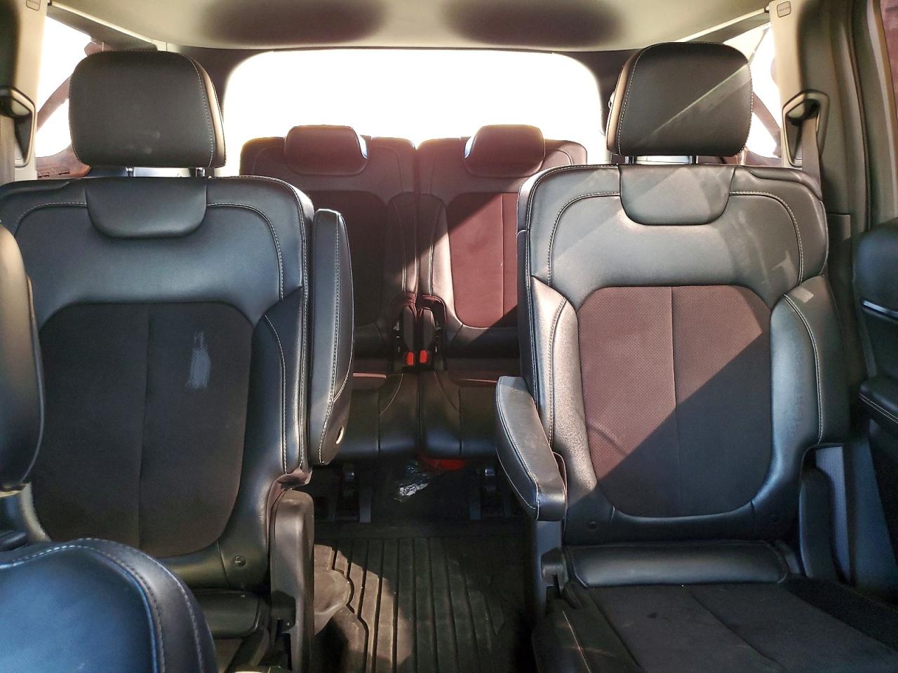 2023 JEEP GRAND CHEROKEE L LAREDO photo 28