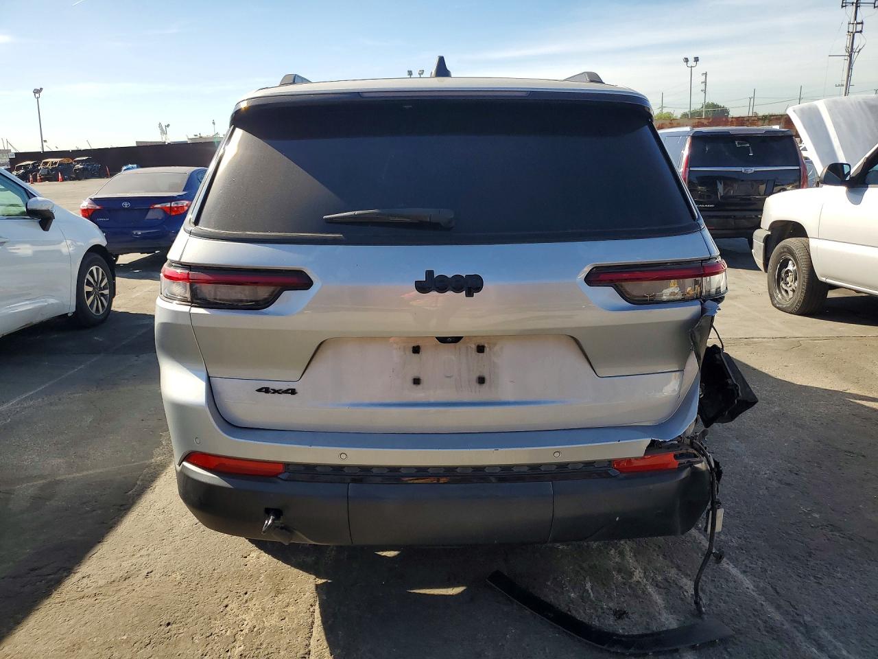 2023 JEEP GRAND CHEROKEE L LAREDO photo 16