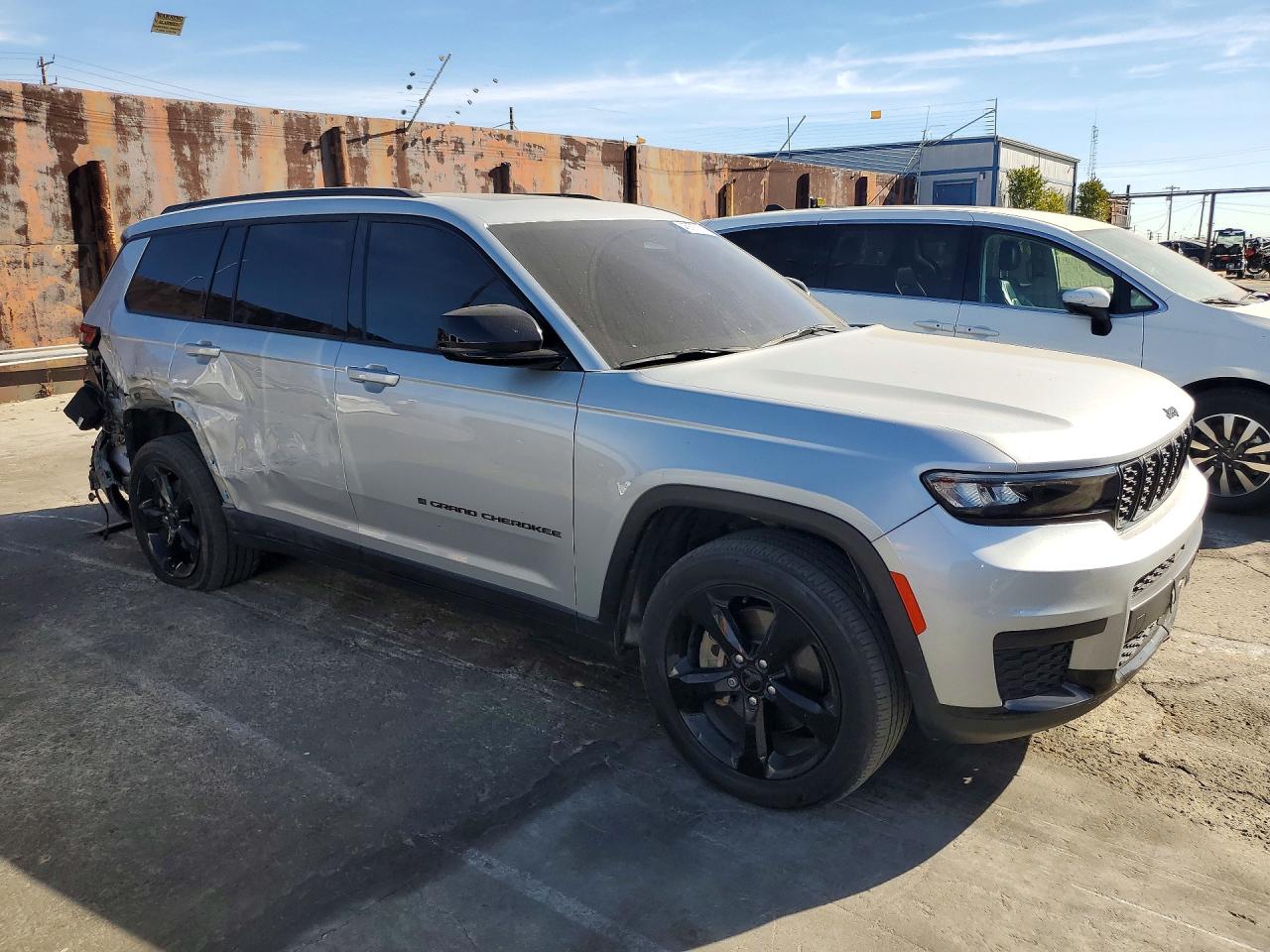 2023 JEEP GRAND CHEROKEE L LAREDO photo 10