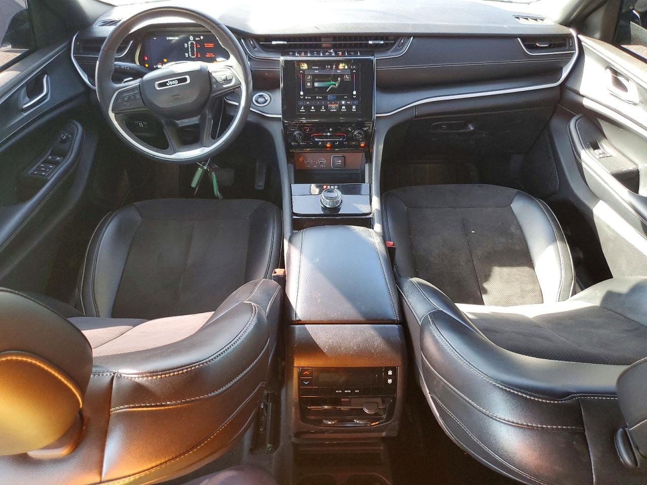 2023 JEEP GRAND CHEROKEE L LAREDO photo 22
