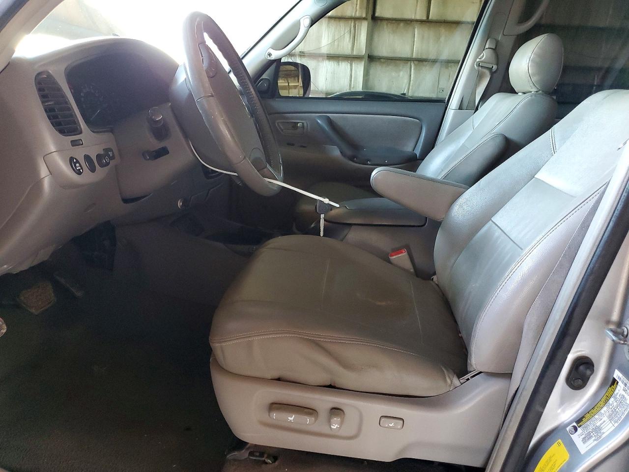 2007 TOYOTA SEQUOIA SR5 photo 13