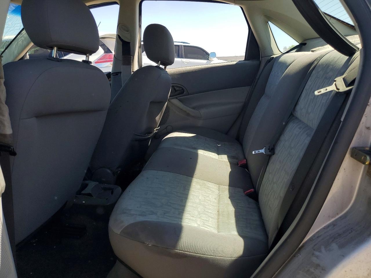 2005 FORD FOCUS ZX4 photo 19