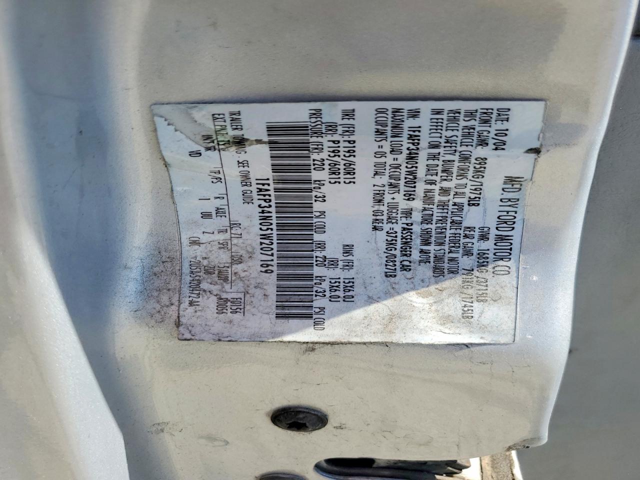 2005 FORD FOCUS ZX4 photo 23