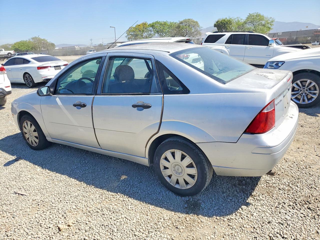 2005 FORD FOCUS ZX4 photo 3