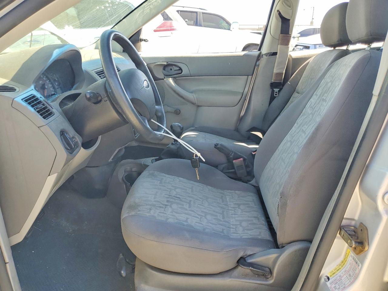 2005 FORD FOCUS ZX4 photo 13