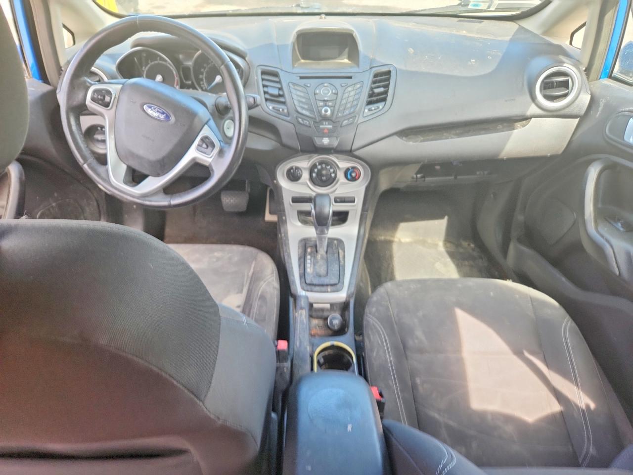 2015 FORD FIESTA SE photo 8