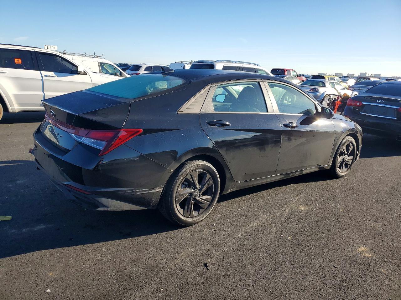 2022 HYUNDAI ELANTRA SEL photo 5