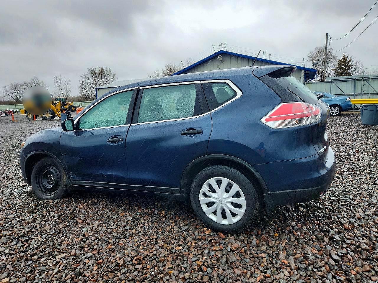 2016 NISSAN ROGUE S photo 2