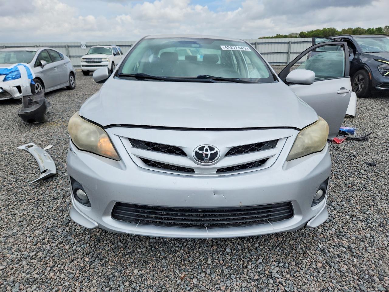 2011 TOYOTA COROLLA S photo 9