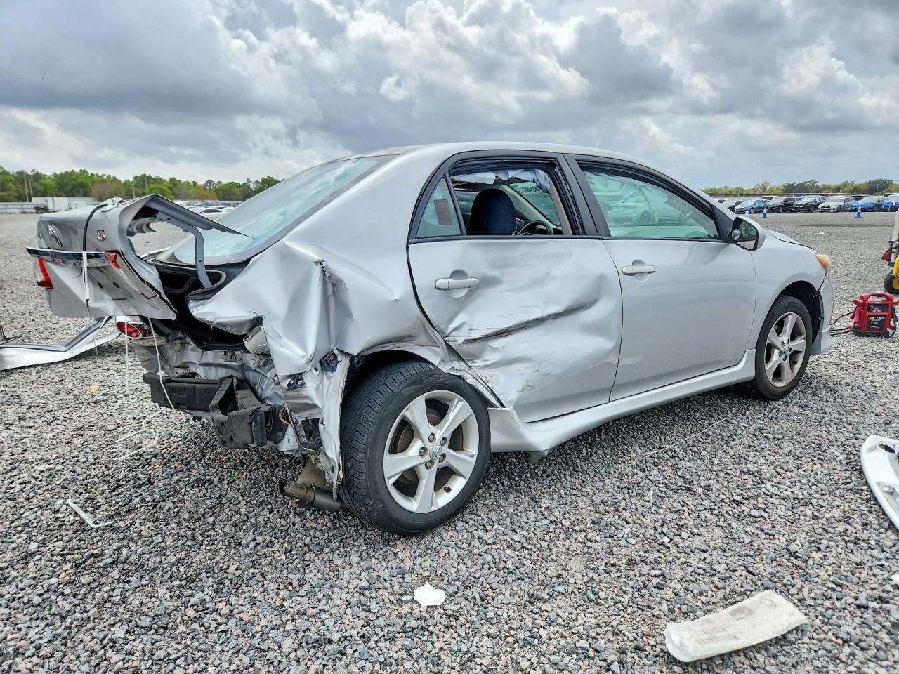 2011 TOYOTA COROLLA S photo 5