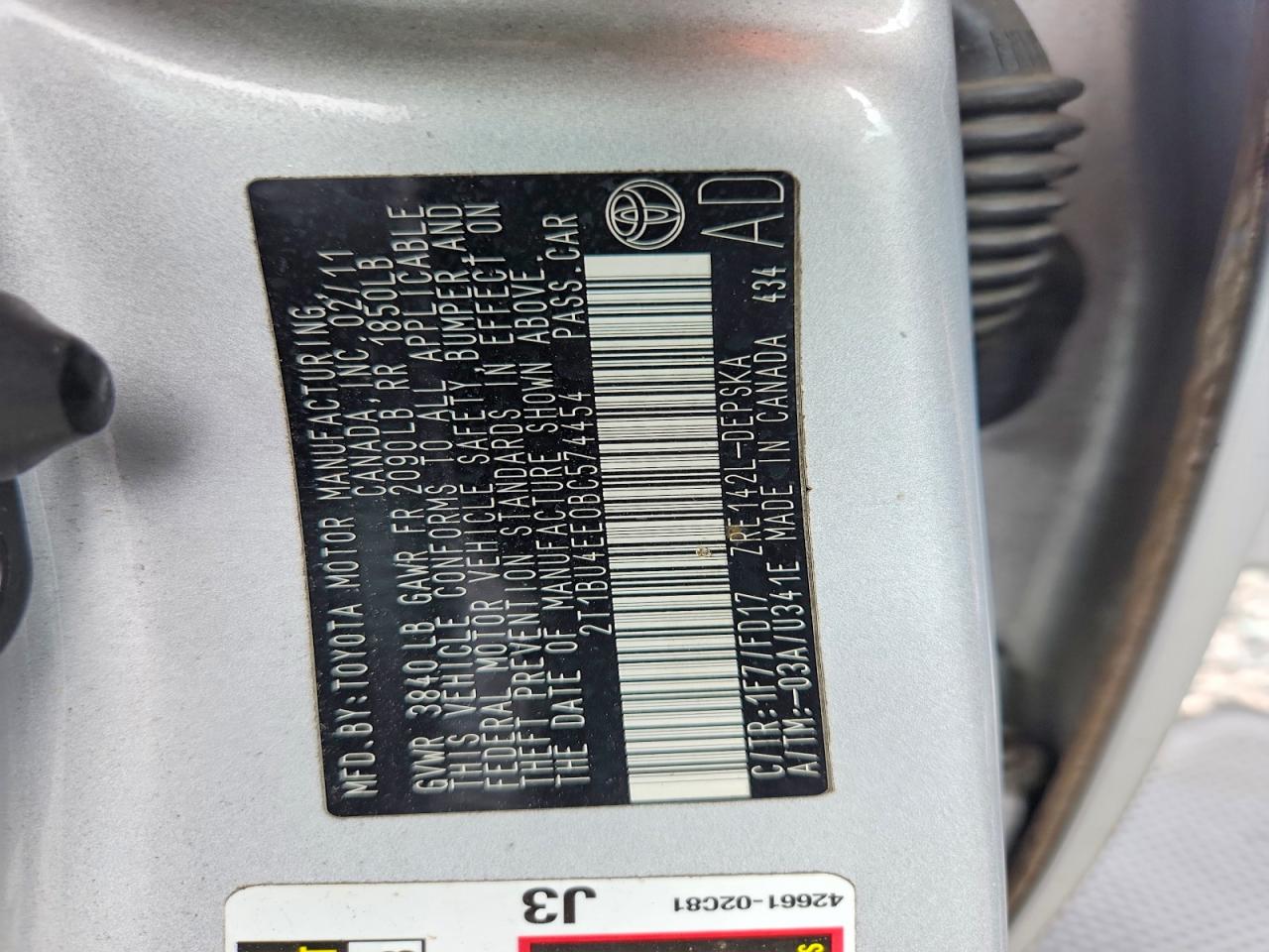 2011 TOYOTA COROLLA S photo 25