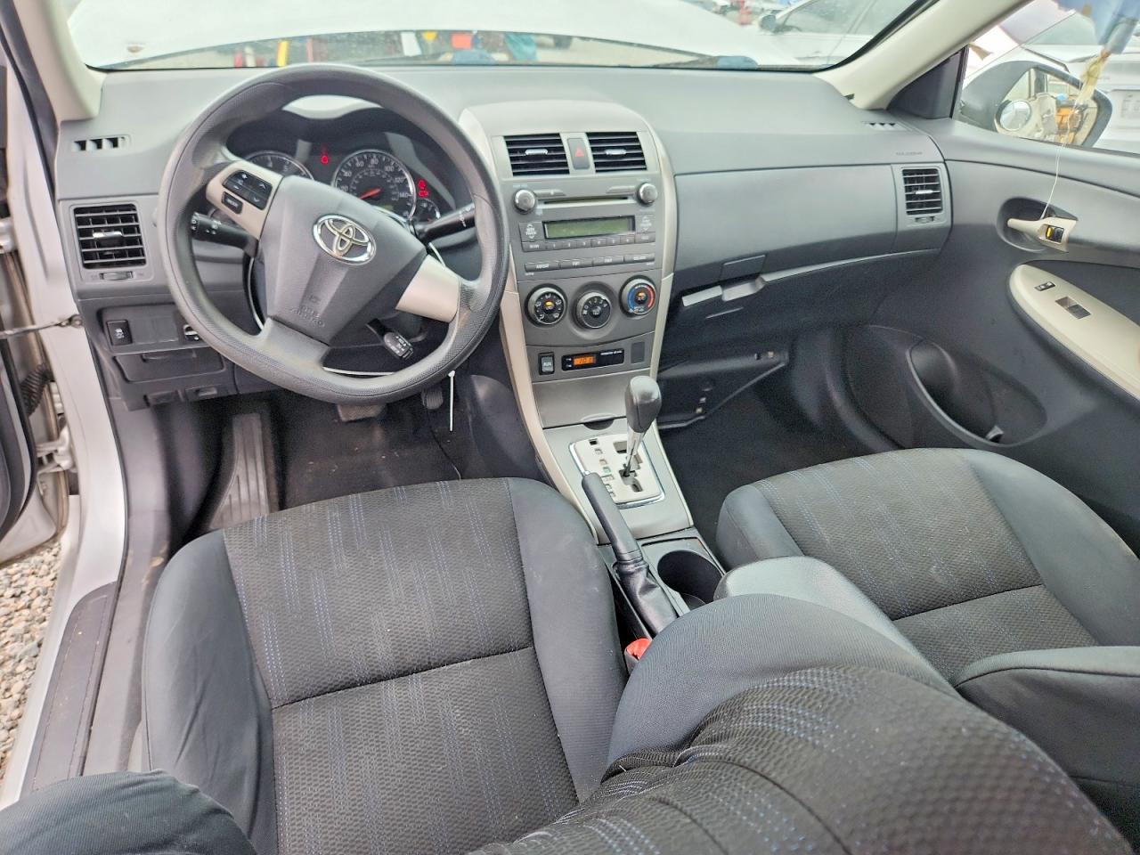 2011 TOYOTA COROLLA S photo 15