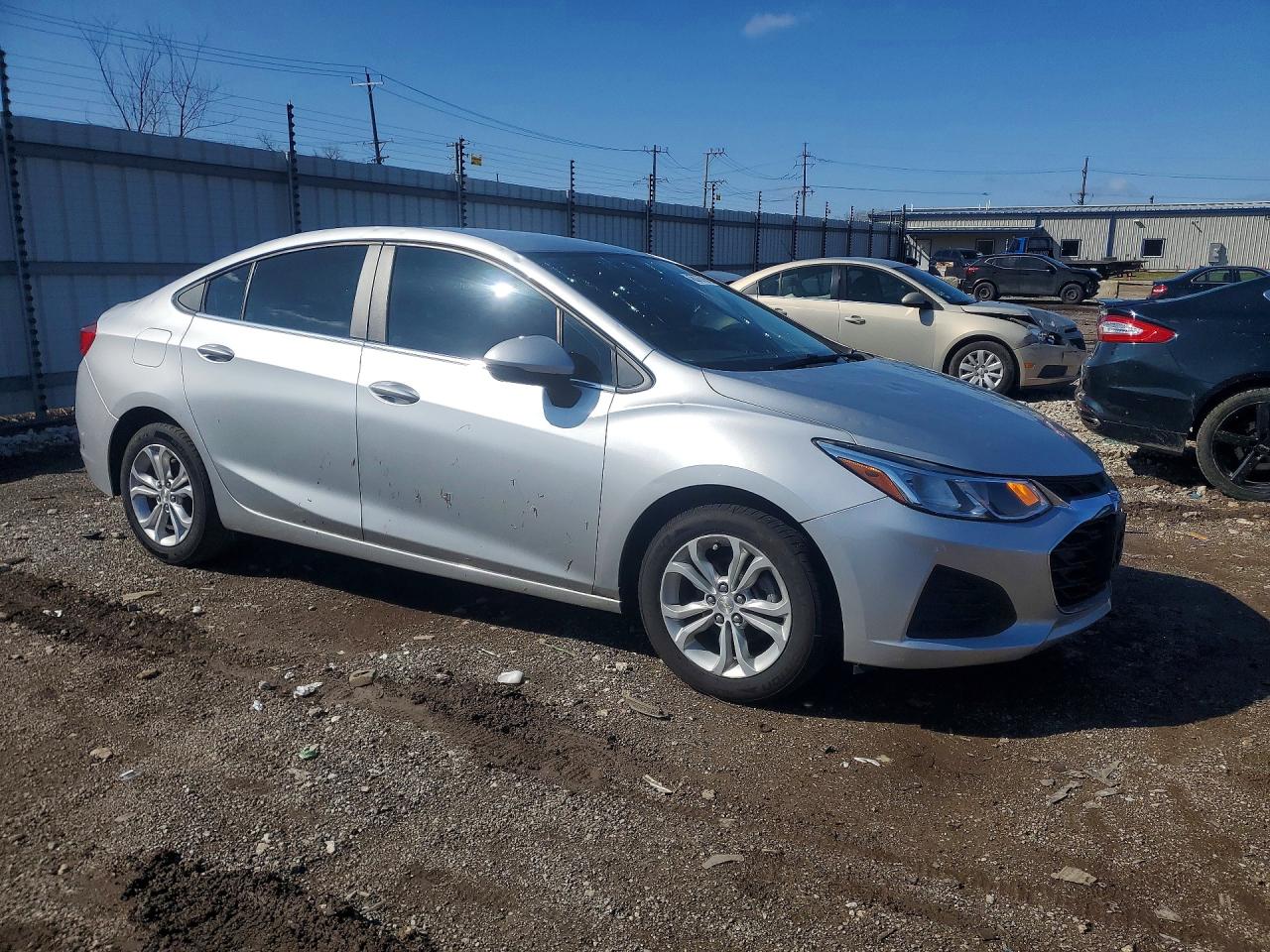 2019 CHEVROLET CRUZE LS photo 4