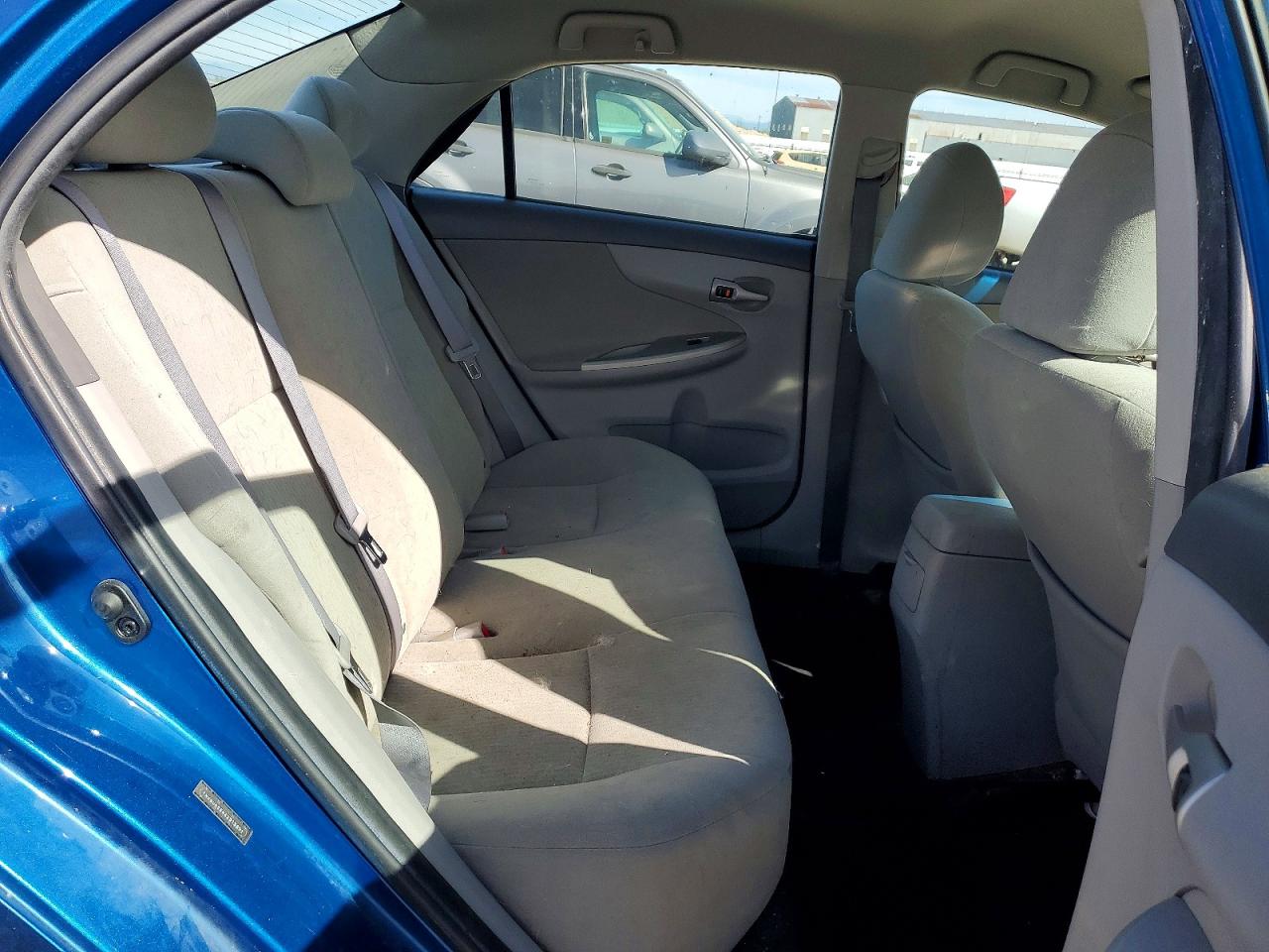 2010 TOYOTA COROLLA LE photo 19