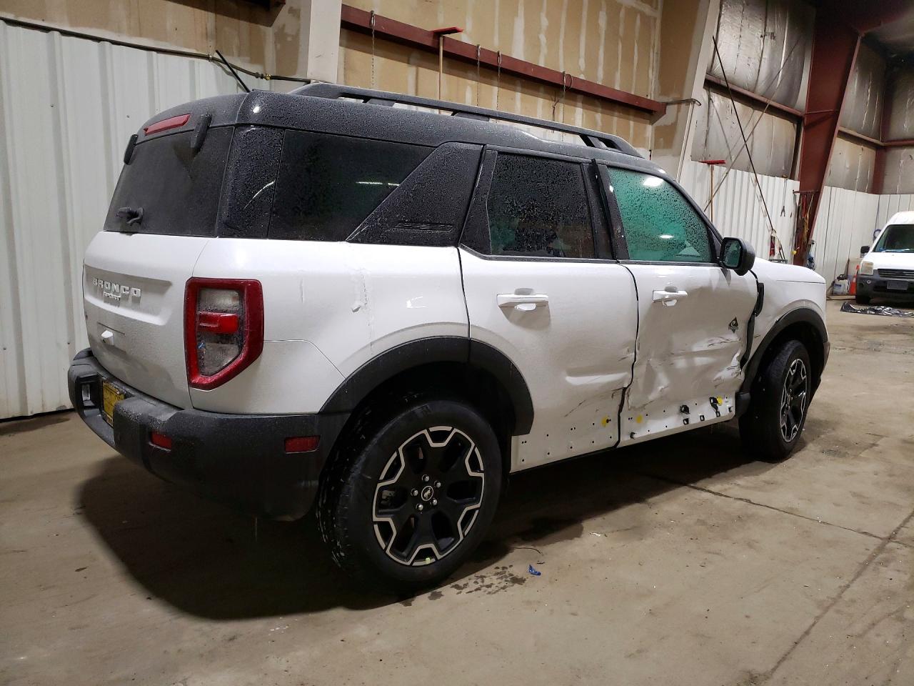 2025 FORD BRONCO SPORT OUTER BANKS photo 5