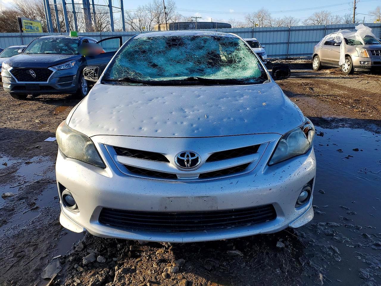 2013 TOYOTA COROLLA S photo 9