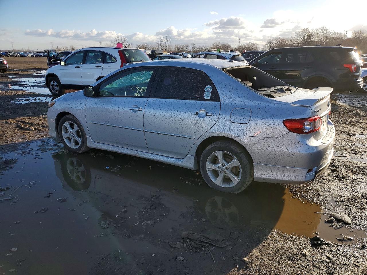 2013 TOYOTA COROLLA S photo 3