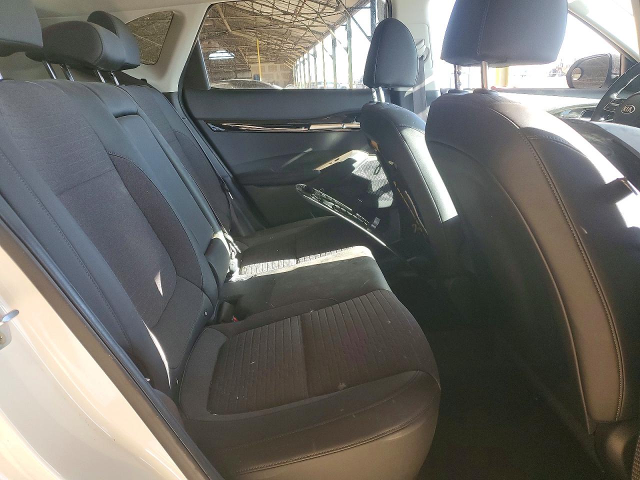 2021 KIA SELTOS S photo 19