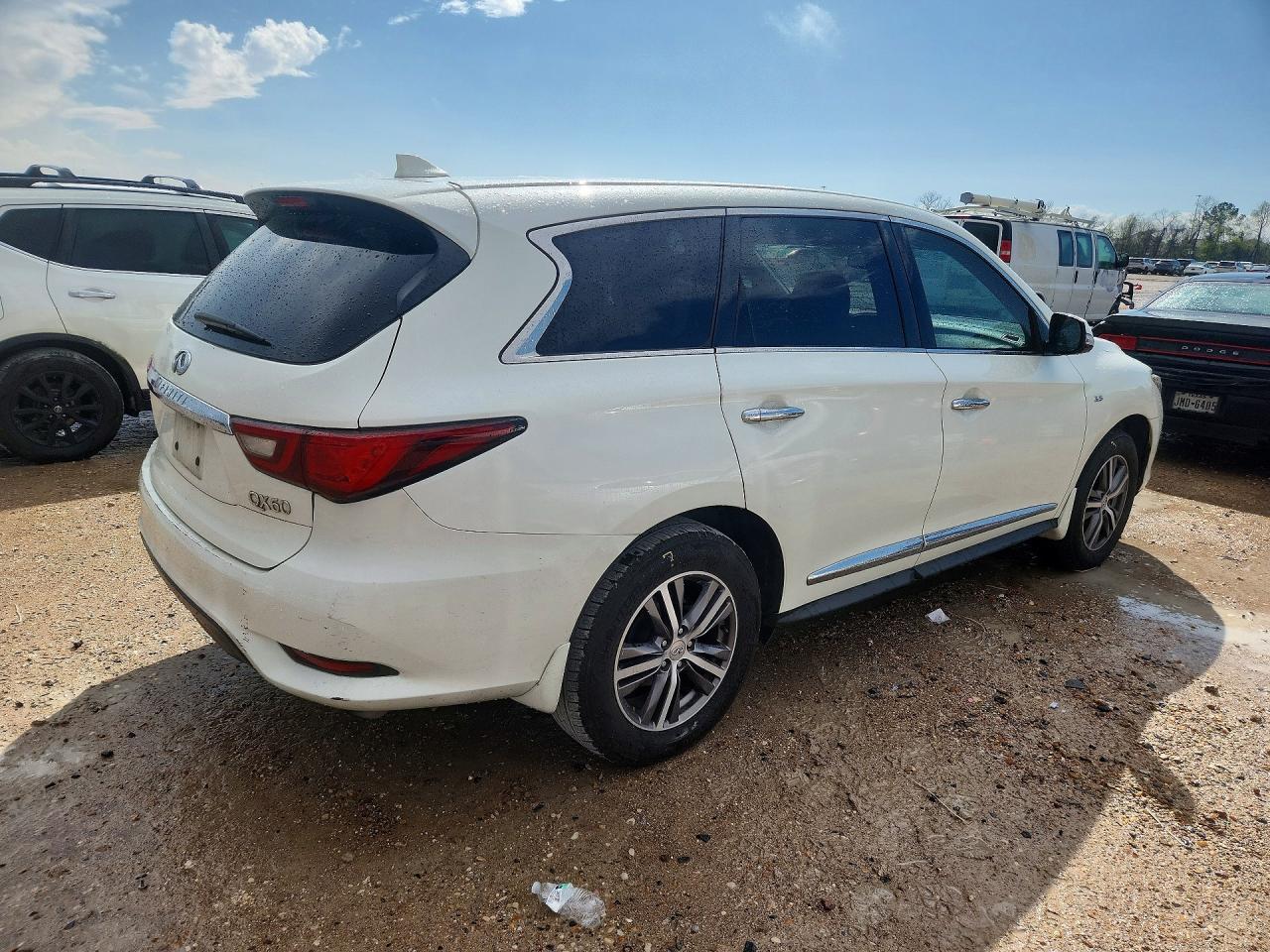 2020 INFINITI QX60 PURE photo 3