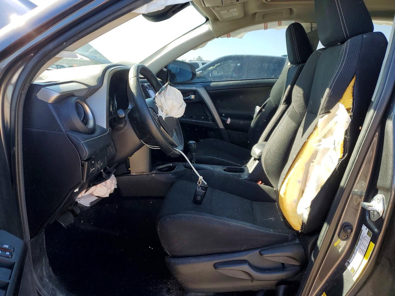 2018 TOYOTA RAV4 XLE photo 19