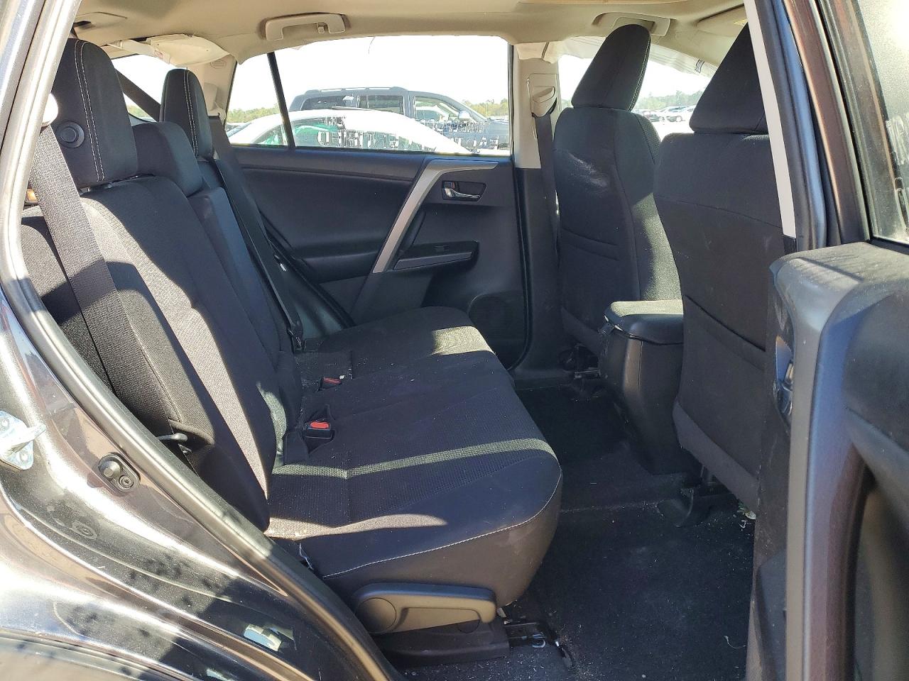 2018 TOYOTA RAV4 XLE photo 31