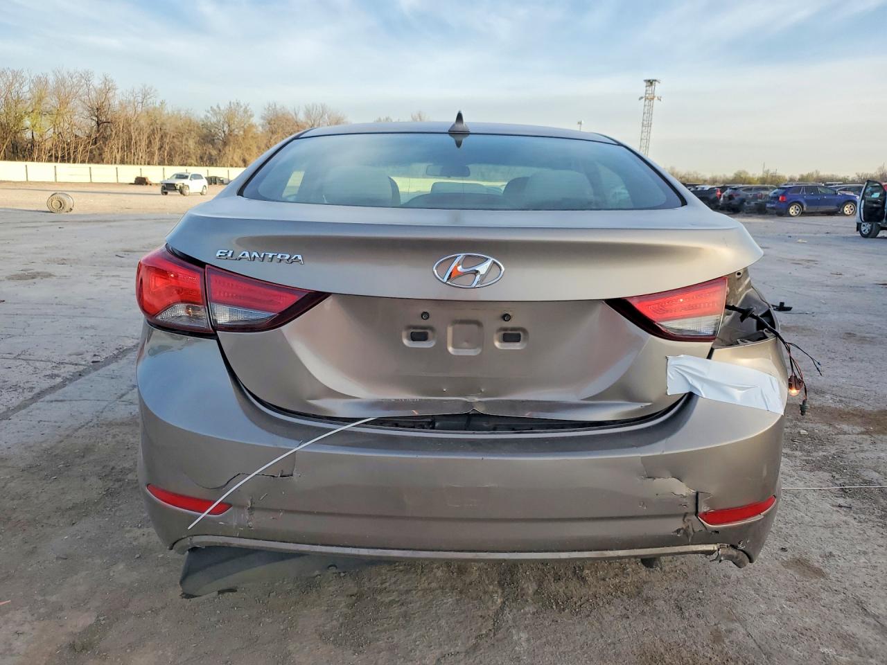 2014 HYUNDAI ELANTRA SE photo 6
