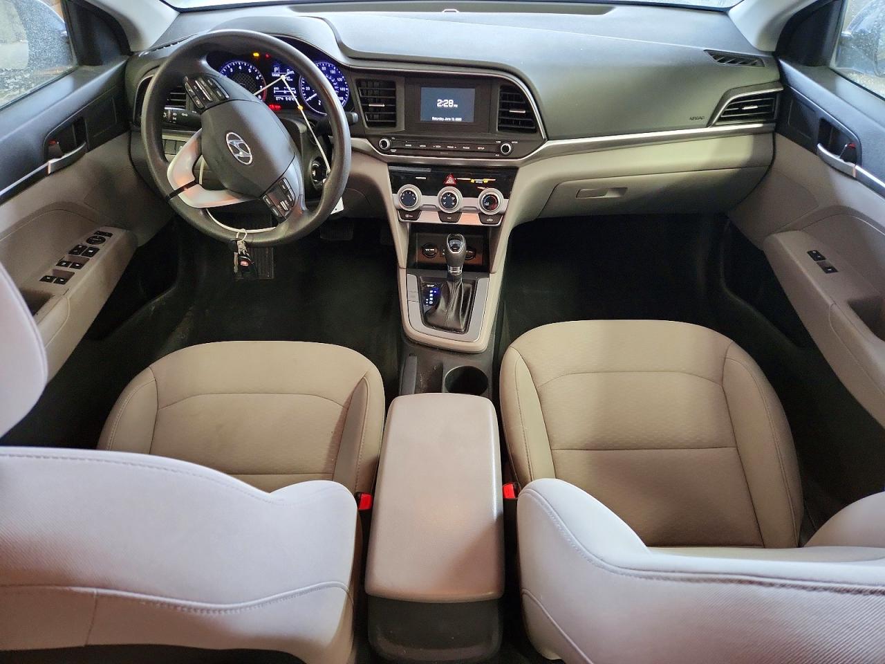 2019 HYUNDAI ELANTRA SE photo 8