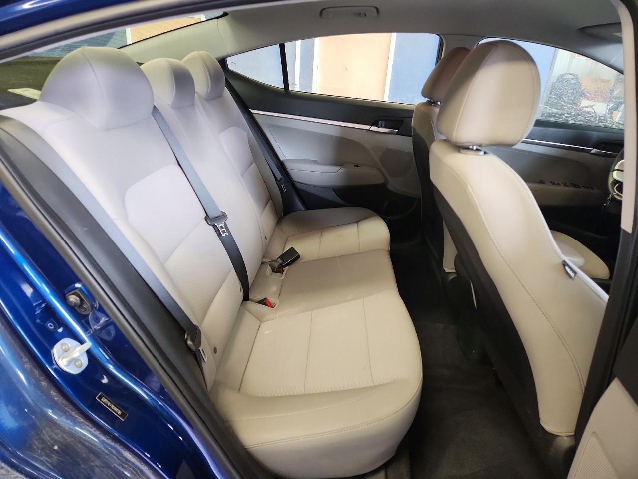 2019 HYUNDAI ELANTRA SE photo 10